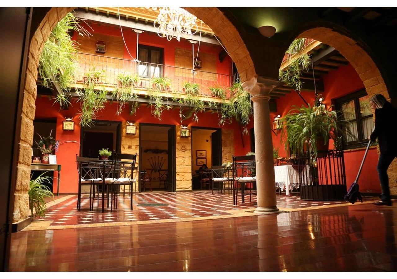 La Casona De Calderon Gastronomic & Boutique Hotel Osuna Bagian luar foto