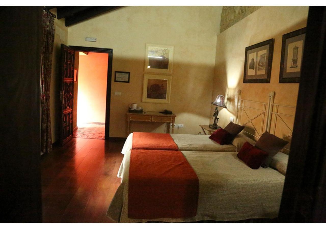 La Casona De Calderon Gastronomic & Boutique Hotel Osuna Bagian luar foto