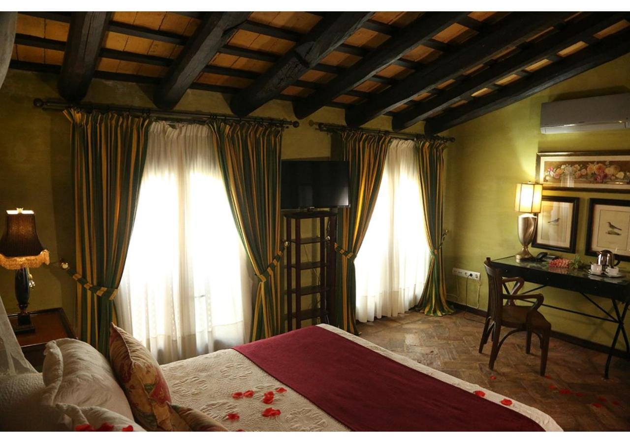 La Casona De Calderon Gastronomic & Boutique Hotel Osuna Bagian luar foto