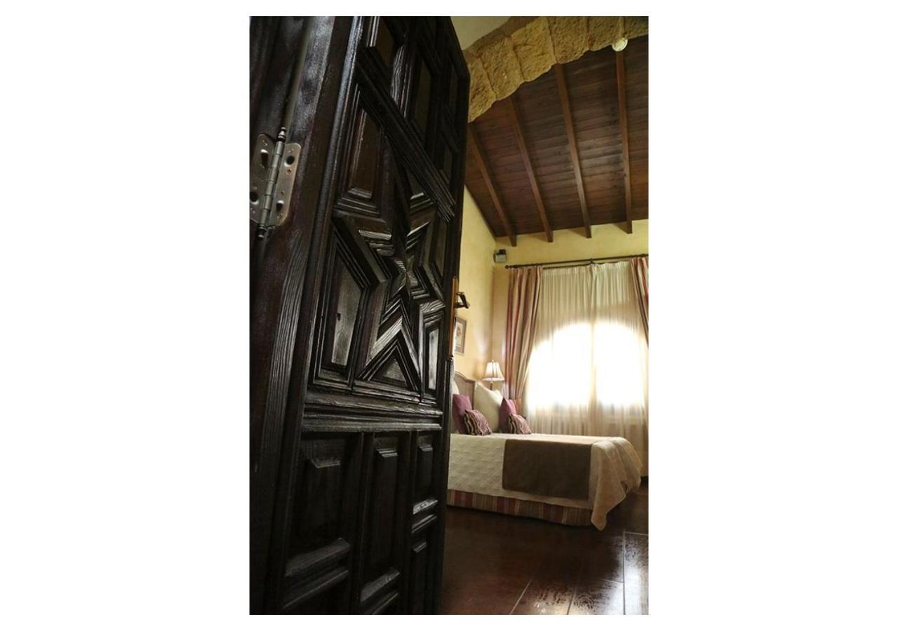 La Casona De Calderon Gastronomic & Boutique Hotel Osuna Bagian luar foto